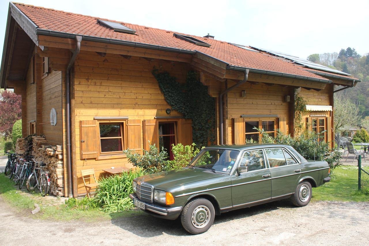 Holzhaus Im Gruenen B&B Passau Exterior photo